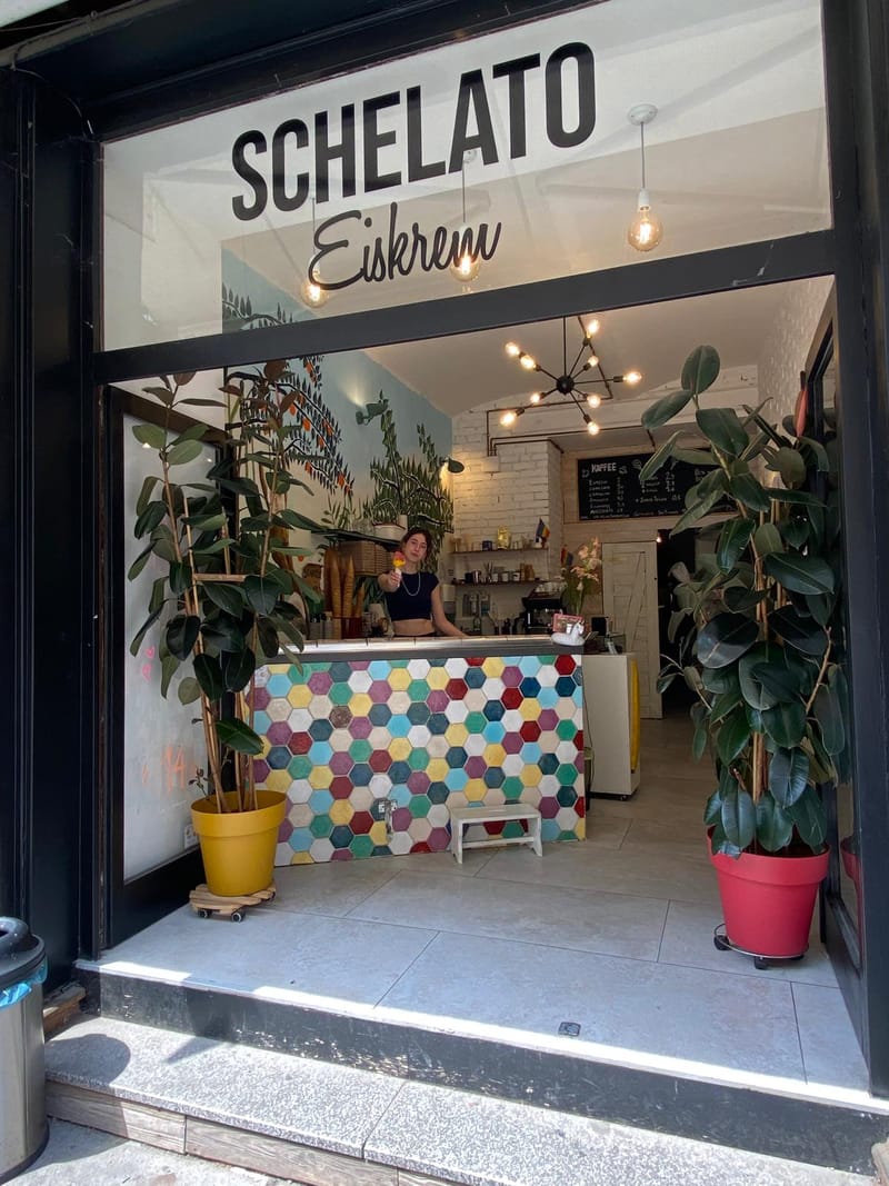 Besondere Eisdiele auf der Schleifmühlgasse 11 in Wien.